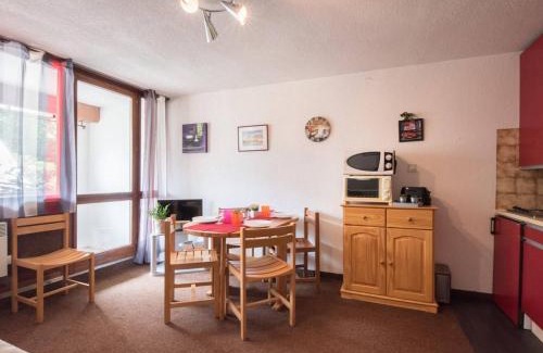 Saint-Lary-Soulan Apartment | Studio pratique pour 4 pers, parking privé, proche centre, téléphérique et navette gratuite - FR-1-296-140