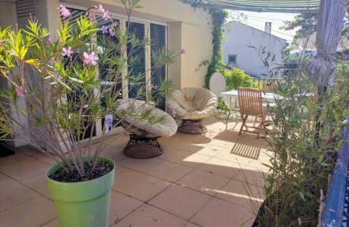Sud Apartment | Studio privé - terrasse, parking, WIFI