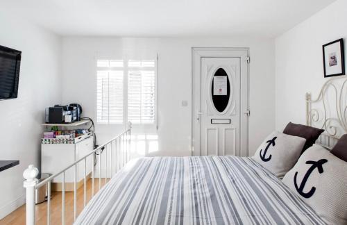 Queenstown Apartment | Studio, Private, independant Entrance, Central, Battersea Park