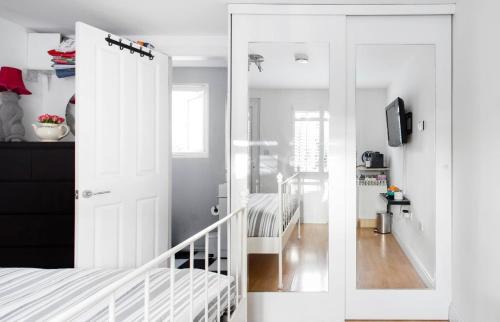 Queenstown Apartment | Studio, Private, independant Entrance, Central, Battersea Park