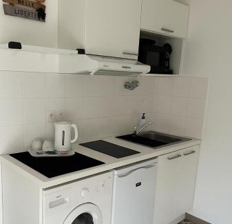 Decines-Charpieu Apartment | Studio Proche LDLC ARENA OL