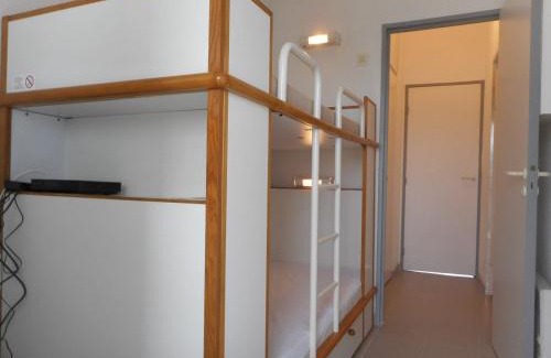 Villeneuve Loubet Beach Apartment | Studio Rénové en Bord de Mer avec Terrasse, Parking et Wifi à Villeneuve-Loubet - FR-1-252A-29