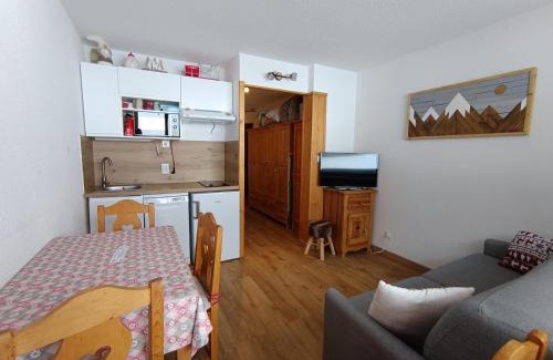 Montgenevre Apartment | Studio rénové sur les pistes, 4 pers, Balcon Sud - FR-1-445-74