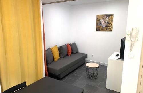 La Real Apartment | Studio République #3