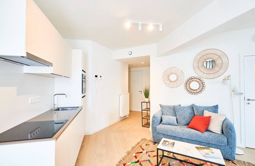 European Quarter Apartment | Studio - Real Bed/Washer/Free Parking/Luggage Room
