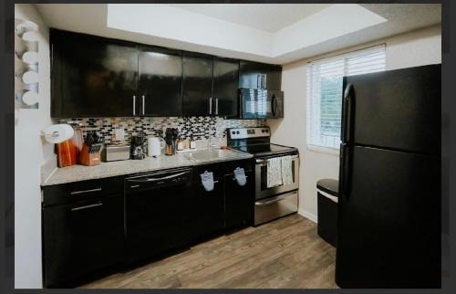 Riverside Apartment | Studio Retreat Downtown View
