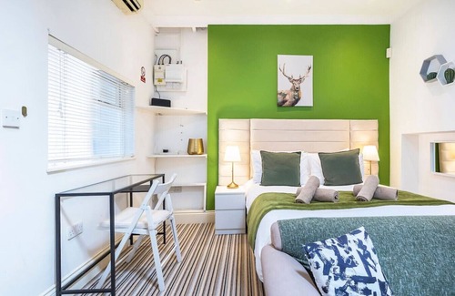 Angel House | Studio Retreat in Islington