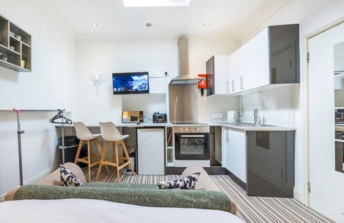 Angel House | Studio Retreat in Islington