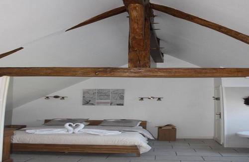Chateauvieux Apartment | Studio Romance less than 10 minutes from Beauval Zoo