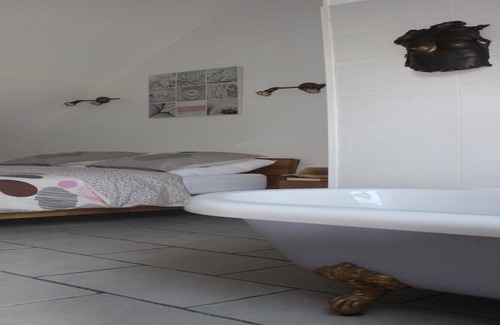Chateauvieux Apartment | Studio Romance less than 10 minutes from Beauval Zoo