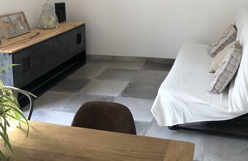 Villemolaque Apartment | Studio Romantique Avec Bain Nordique et BBQ à 10min de Thuir