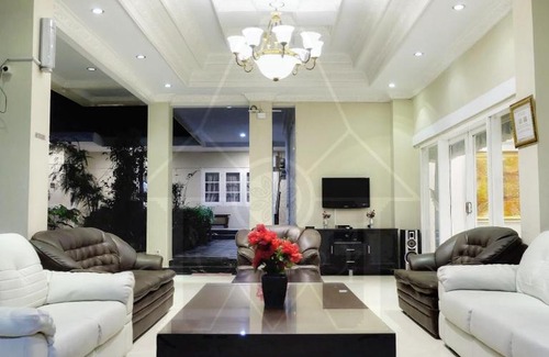 Cipanas Bed & Breakfast | Studio Room @ Wisma Halim Villas & Conference