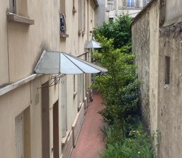 5th Arrondissement Apartment | Studio Rue Lacépède