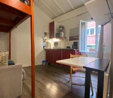 5th Arrondissement Apartment | Studio Rue Lacépède