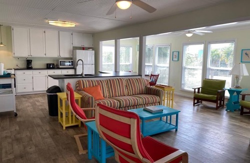 St. George Island House | Studio Sea: Affordable, Private Pool, 1 Block to Beach, Pets Welcome, Sleeps 10n