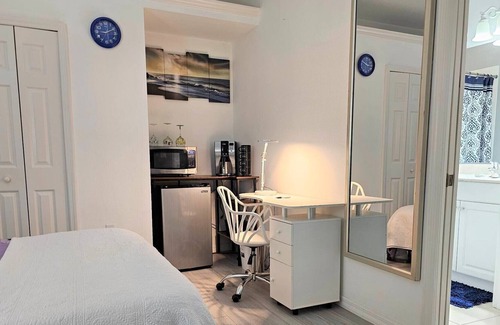 Longwood Run House | Studio - Separate Entrance with Bathroom, Parking, Quiet