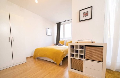 Furth-Sud Apartment | ☆ Studio Shiny | Central | Balcony | Fair | Kitchen