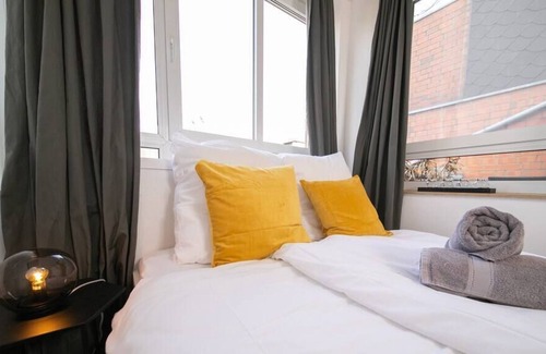 Furth-Sud Apartment | ☆ Studio Shiny | Central | Balcony | Fair | Kitchen