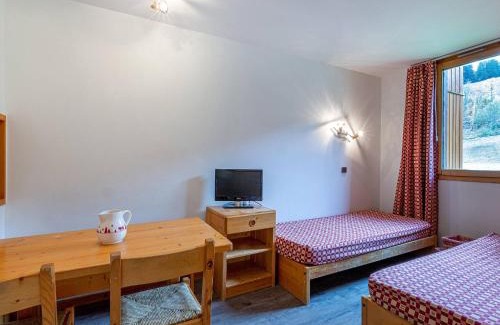 Les Avanchers-Valmorel Apartment | Studio ski-in/ski-out, balcon sud, cuisine équipée, 4 pers, animaux ok - FR-1-356-274