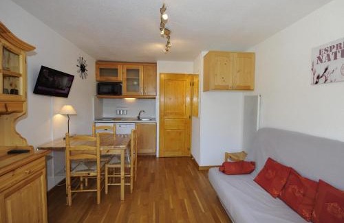Les Menuires Apartment | Studio skis aux pieds avec balcon sud, confort et équipements complets - FR-1-344-539