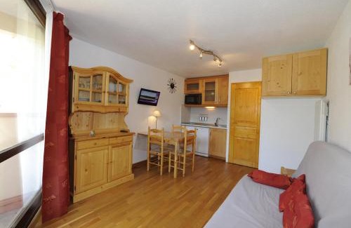 Les Menuires Apartment | Studio skis aux pieds avec balcon sud, confort et équipements complets - FR-1-344-539