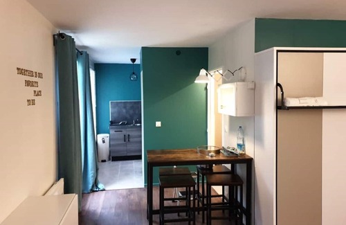 Noisy-sur-Ecole Apartment | Studio sleeping up to 4 in Forêt des 3 Pignons