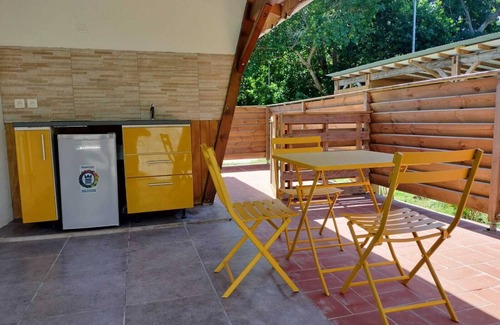 Bas Vent Apartment | Studio Sleeps 2 with Balcony