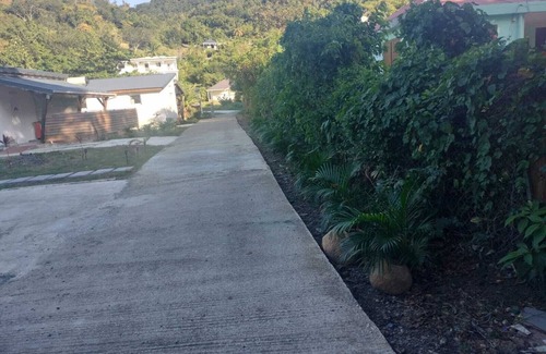 Bas Vent Apartment | Studio Sleeps 2 with Balcony