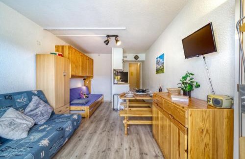Le Corbier Apartment | Studio Soyouz Vanguard-63 by Interhome