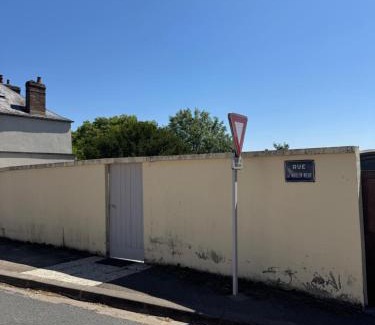 Saint-Florentin Apartment | Studio St Florentin 2