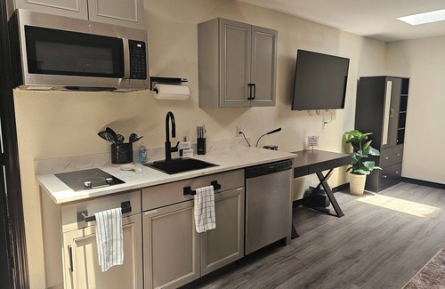 Midland Apartment | Studio style Private Guesthouse-Wall St/Andrews Hwy