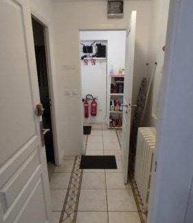 Villejuif Apartment | Studio sur jardin