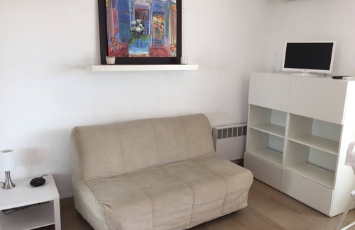 Riquier Apartment | Studio Terrace Top floor Climate Quiet
