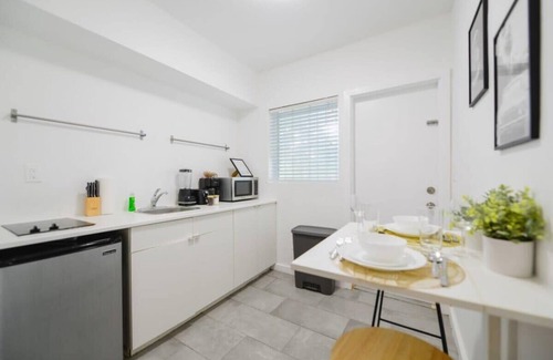 Northeast Miami Apartment | Studio to Spend Time and Enjoy The Beach!