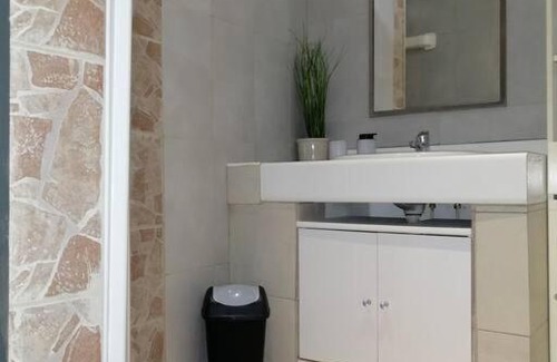 Tournus Apartment | *Studio TOURNUS - Tout confort ZEN et COZY*
