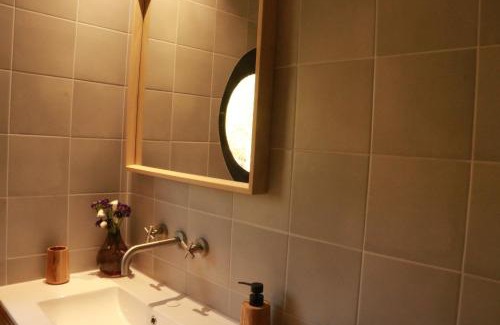 Puteaux Boat Rental | Studio très cosy - indépendant dans une péniche - Paris 16