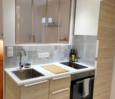 Libourne Apartment | Studio ultra centre libourne - jacuzzi & vidéoprojecteur