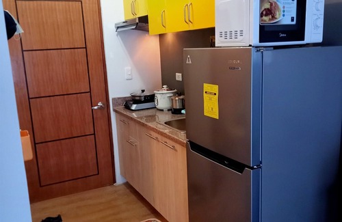 Poblacion District Apartment | Studio Unit at Jacinto Extension