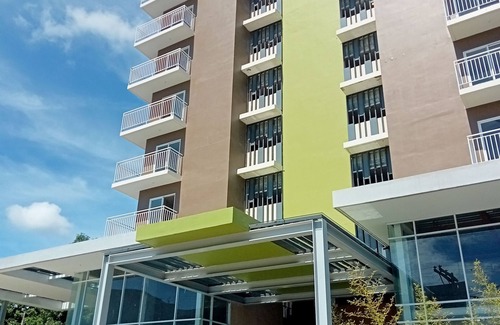 Poblacion District Apartment | Studio Unit at Jacinto Extension
