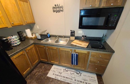 Odessa Apartment | Studio Unit C by MCH/free Wi Fi & Laundromat room
