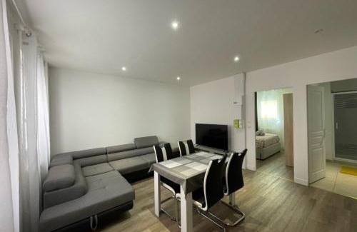 Sainte Marie - Saint Leon Apartment | Studio urbain