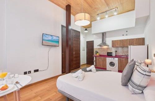 La Goleta Apartment | Studio Urbanite