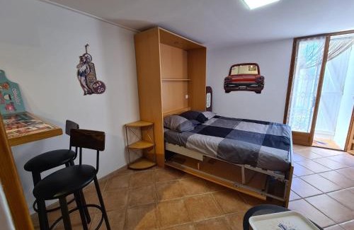 Carnoules Apartment | Studio Vintage dans la nature