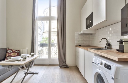 Bonne-Nouvelle Apartment | Studio Vivienne - Welkeys