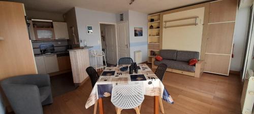 Trevou-Treguignec Apartment | Studio Vue imprenable sur la Mer et les 7 Iles