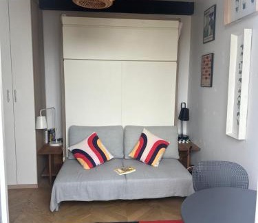 Quartier de la Folie-Mericourt Apartment | Studio vue Paris - Quartier Canal Saint-Martin