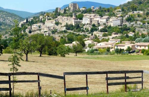 Montbrun-les-Bains Apartment | Studio Walla Confort Centre