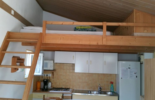 Bourcefranc-le-Chapus Apartment | Studio with peaceful garden at the foot of the island of Oléron