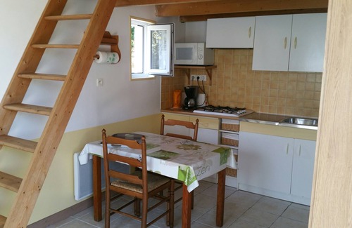 Bourcefranc-le-Chapus Apartment | Studio with peaceful garden at the foot of the island of Oléron
