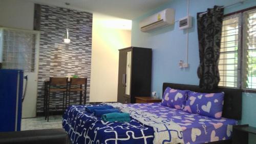 Cherngtalay Apartment | Studio with aircon n kitchen